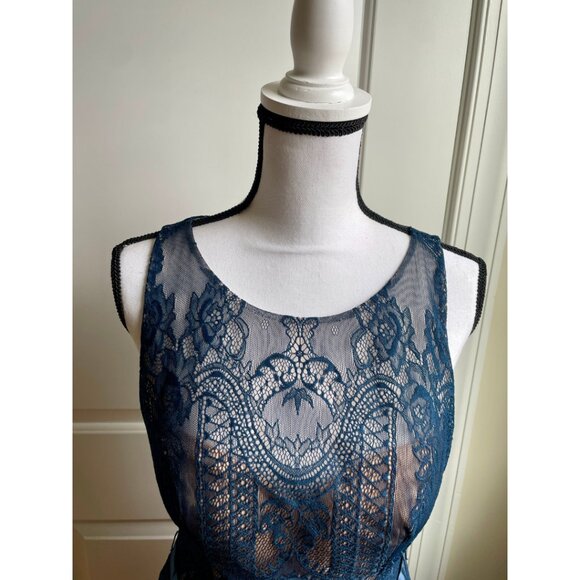 Ashley & Justin Bridesmaids Navy Lace Gown - Size 12 - Picture 5 of 8